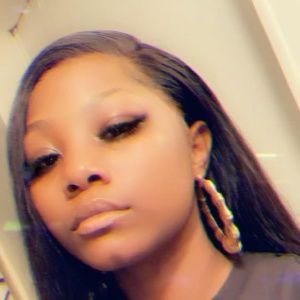 Meet your Posher, Lavia